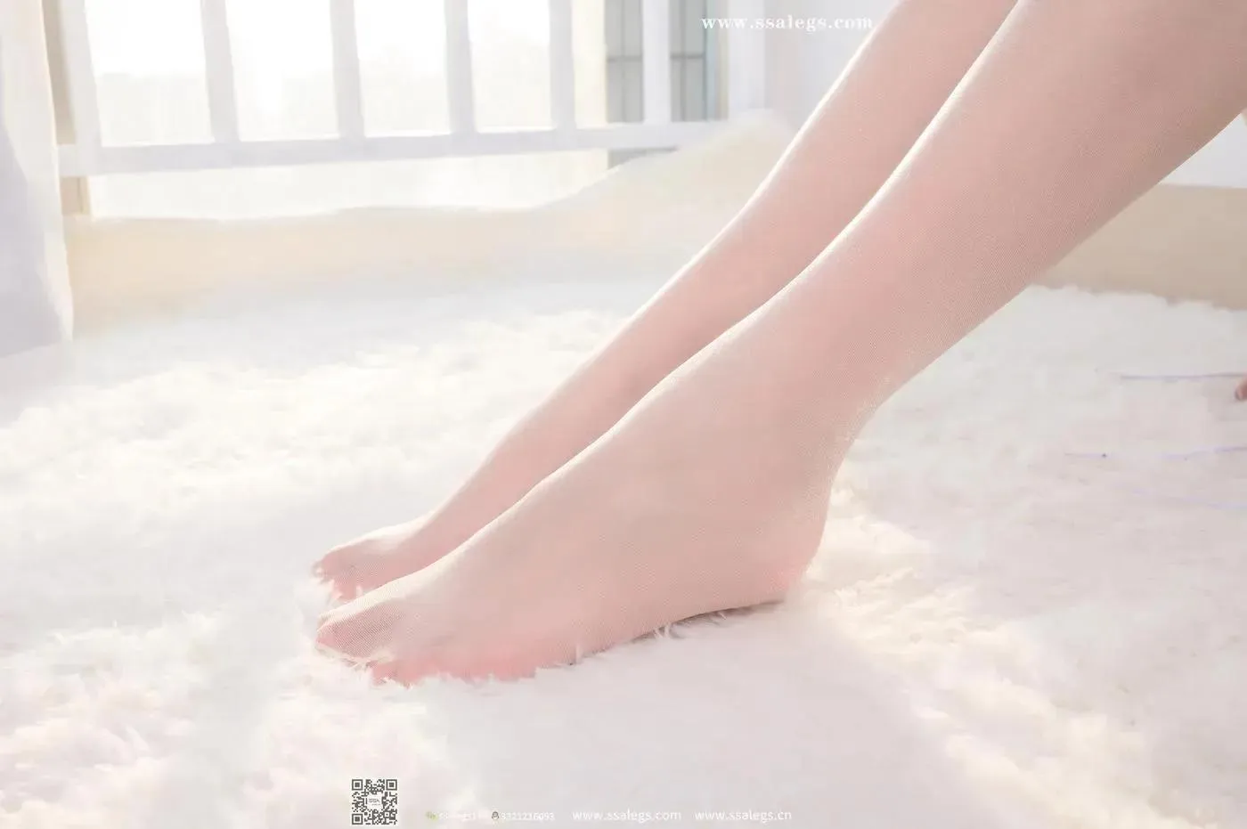 [SSA丝社]超清写真 NO.401 素素阳光明媚的窗边亮闪闪开档肉丝(上)[22] [45P]插图5